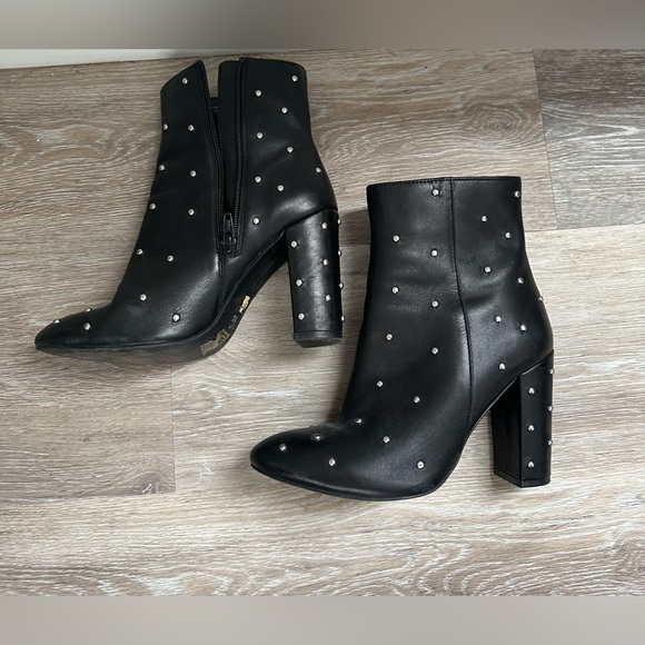 Kurt Geiger London Swiss Studded Heeled Boots are a size 38/US 7. - Picture 3 of 9